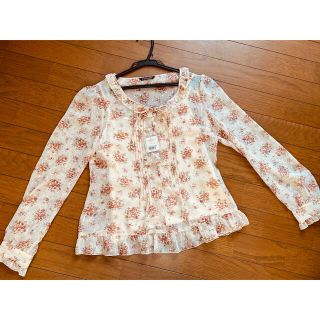 レストローズ(L'EST ROSE)のローズ柄シフォンブラウス*ベージュ*タグ付き新品(シャツ/ブラウス(長袖/七分))