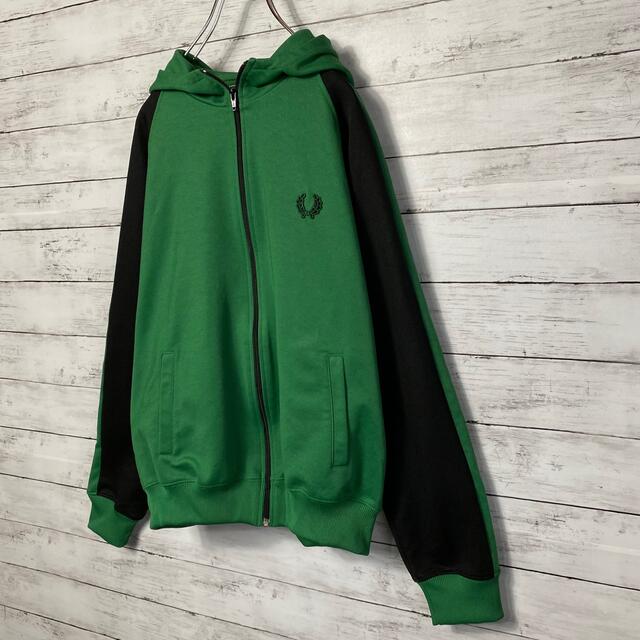 FRED PERRY(フレッドペリー)の【入手困難】90sフレッドペリー　刺繍ワンポイント　グリーン　ジップパーカー メンズのトップス(ジャージ)の商品写真