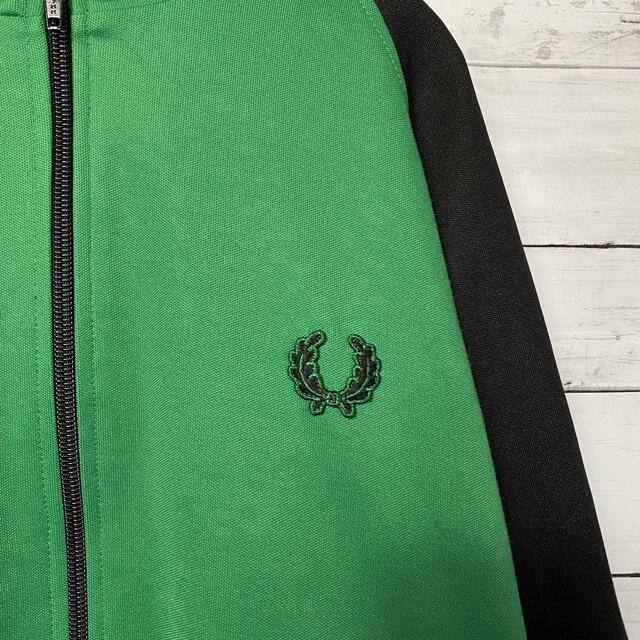 FRED PERRY(フレッドペリー)の【入手困難】90sフレッドペリー　刺繍ワンポイント　グリーン　ジップパーカー メンズのトップス(ジャージ)の商品写真