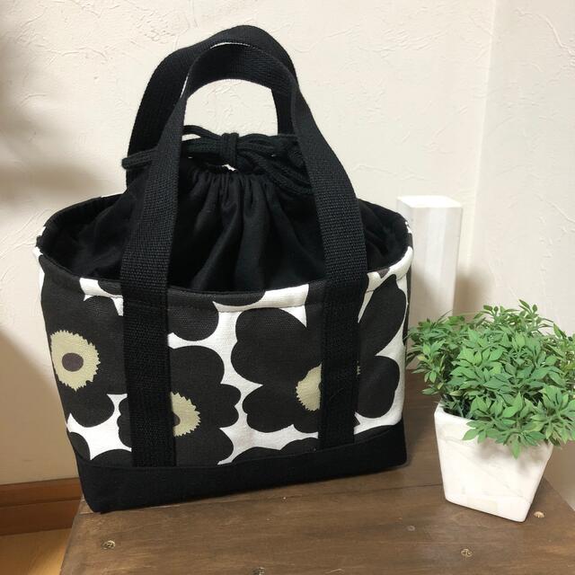 marimekko(マリメッコ)のマリメッコ　ウニッコ柄　ランチトートバッグ  ハンドメイド　ランチバック インテリア/住まい/日用品のキッチン/食器(弁当用品)の商品写真