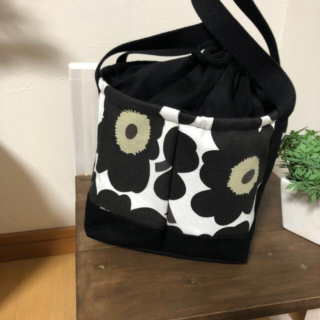 marimekko(マリメッコ)のマリメッコ　ウニッコ柄　ランチトートバッグ  ハンドメイド　ランチバック インテリア/住まい/日用品のキッチン/食器(弁当用品)の商品写真