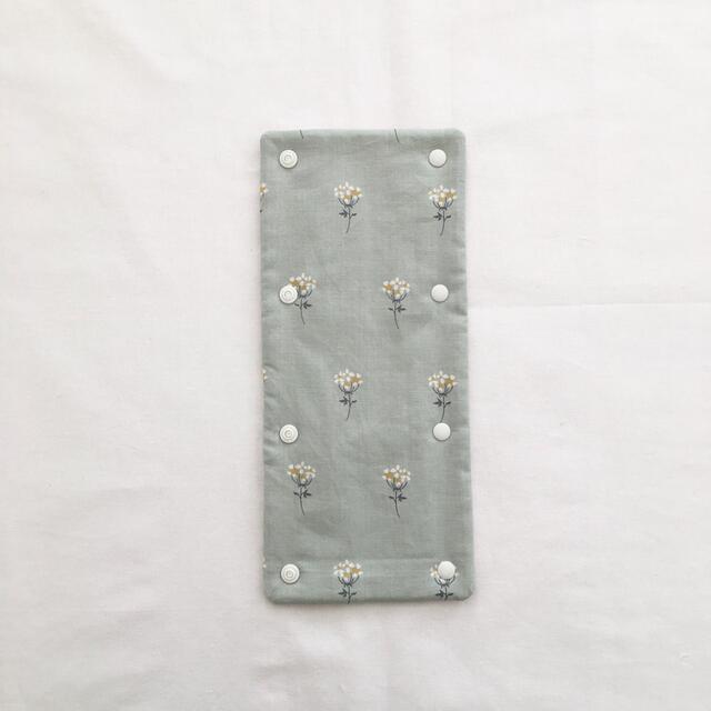 ◯ハンドメイド◯水筒肩紐カバー　mini flower×ベージュチェック ハンドメイドのキッズ/ベビー(外出用品)の商品写真