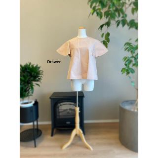 ドゥロワー(Drawer)のDrawer フレアショートスリーブブラウス　美品(シャツ/ブラウス(半袖/袖なし))