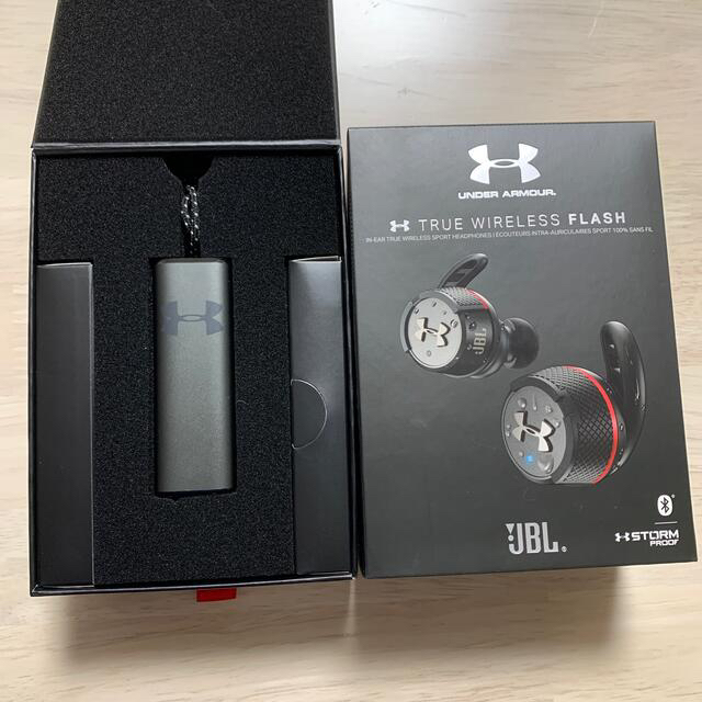 UNDER ARMOUR(アンダーアーマー)のロミー様専用 スマホ/家電/カメラのオーディオ機器(ヘッドフォン/イヤフォン)の商品写真