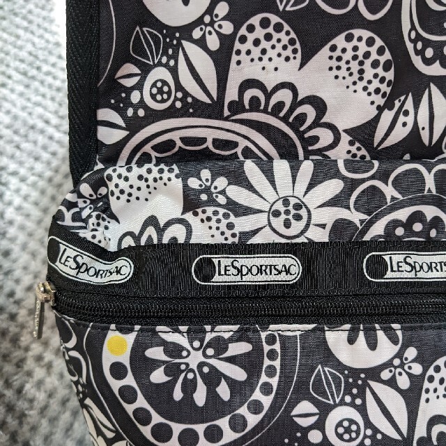 LeSportsac(レスポートサック)のLeSportsac　レスポートサック　 リュック　バックパック レディースのバッグ(リュック/バックパック)の商品写真