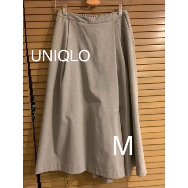 UNIQLO(ユニクロ)のUNIQLO 巻きスカート風 キュロットMサイズ　ライトグレー レディースのパンツ(キュロット)の商品写真