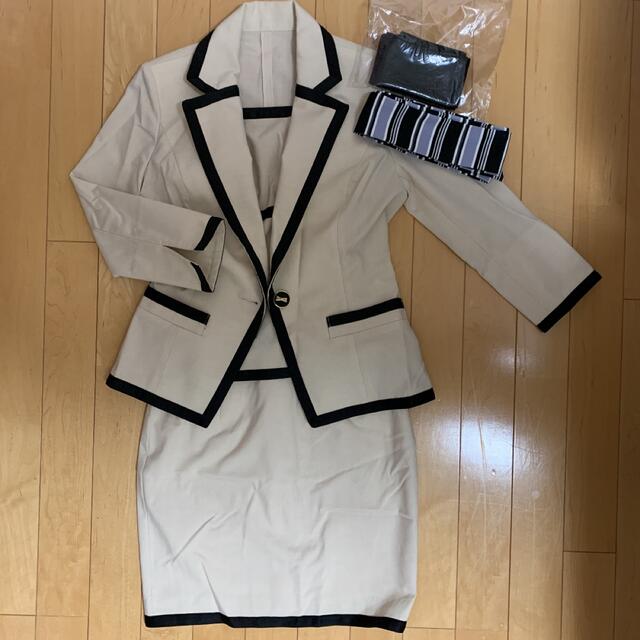DU-VIN Mサイズ　3点小物付きスーツセット レディースのフォーマル/ドレス(スーツ)の商品写真