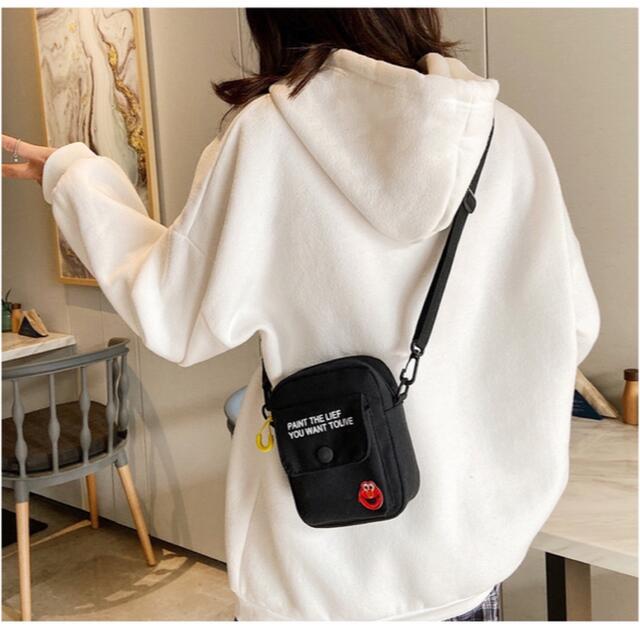 loungefly セサミストリート エルモ ショルダー 大人気】セサミストリート エルモショルダーバッグの通販 by