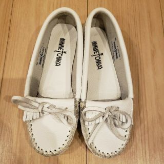 ミネトンカ(Minnetonka)のMINNETONKA　モカシン　白♡(スリッポン/モカシン)