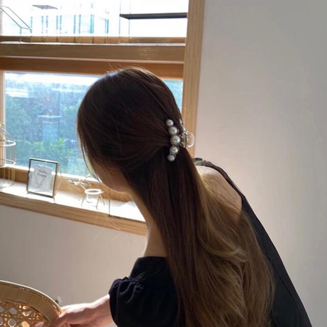 【新品未使用】韓国　パール　バレッタ　ヘアクリップ　♡♡ 7cm ♡♡⑥ レディースのヘアアクセサリー(バレッタ/ヘアクリップ)の商品写真