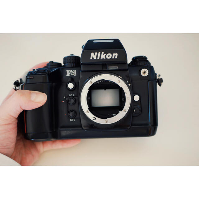 ニコン Nikon F4 フィルムカメラ レンズ付き