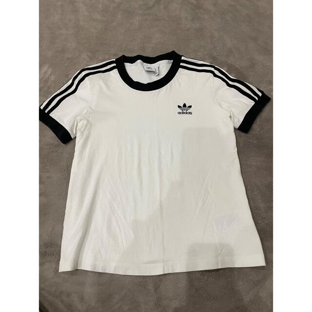 adidas(アディダス)のアディダス　トレフォイル ワンポイント刺繍 3ラインTシャツ レディースのトップス(Tシャツ(半袖/袖なし))の商品写真