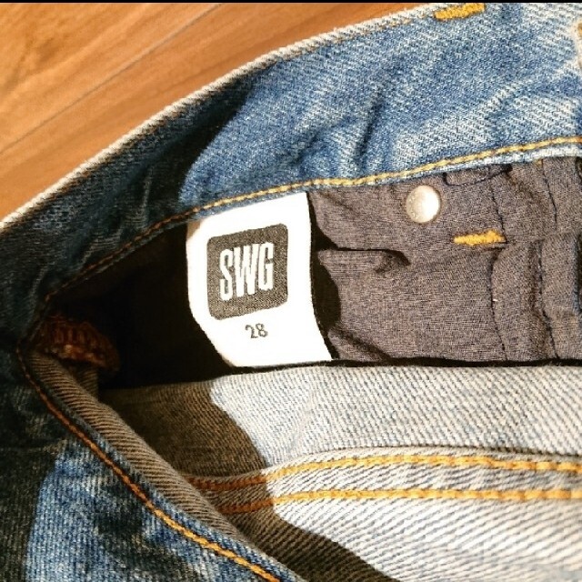 SWAGGER(スワッガー)のスワッガー ダメージ加工 デニム パンツ サイズ 28 スリムストレート メンズのパンツ(デニム/ジーンズ)の商品写真