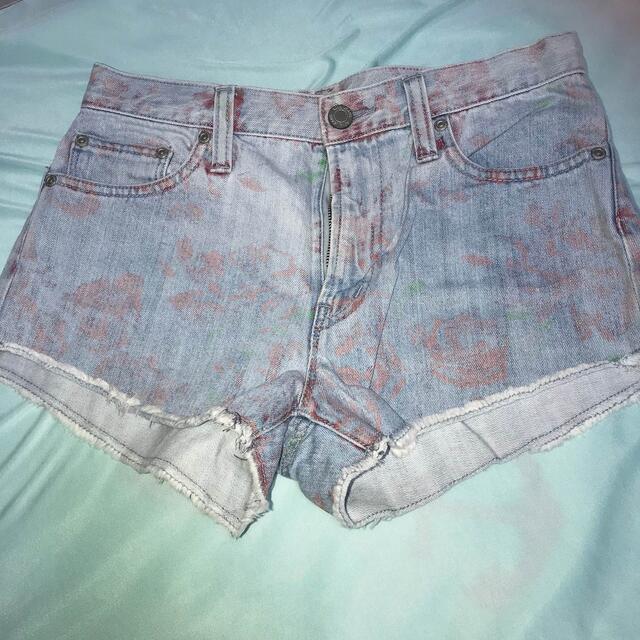 AZUL by moussy(アズールバイマウジー)のazulaby moussy ショーパン レディースのパンツ(ショートパンツ)の商品写真