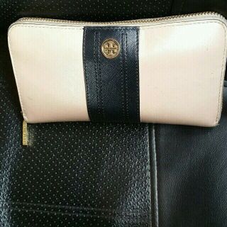 トリーバーチ(Tory Burch)のトリーバーチのピンクと黒のバイカラーが可愛い財布(財布)