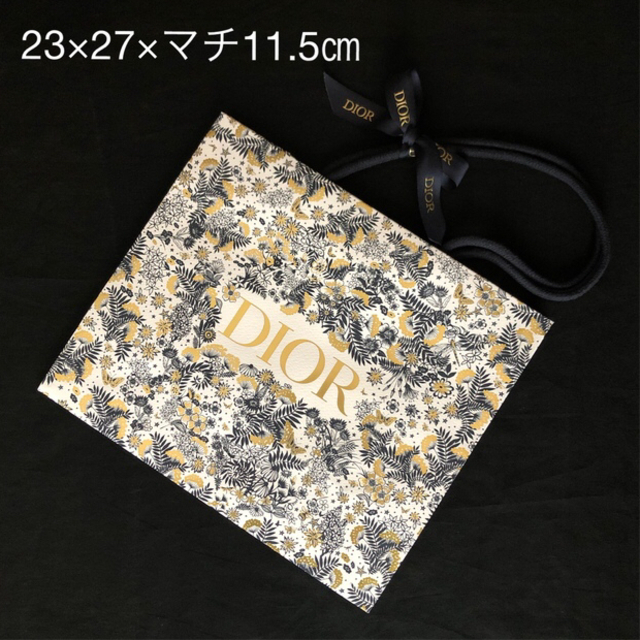 Dior(ディオール)のDIOR ディオール クリスマス限定 ショッパー 紙袋 リボンつき レディースのバッグ(ショップ袋)の商品写真