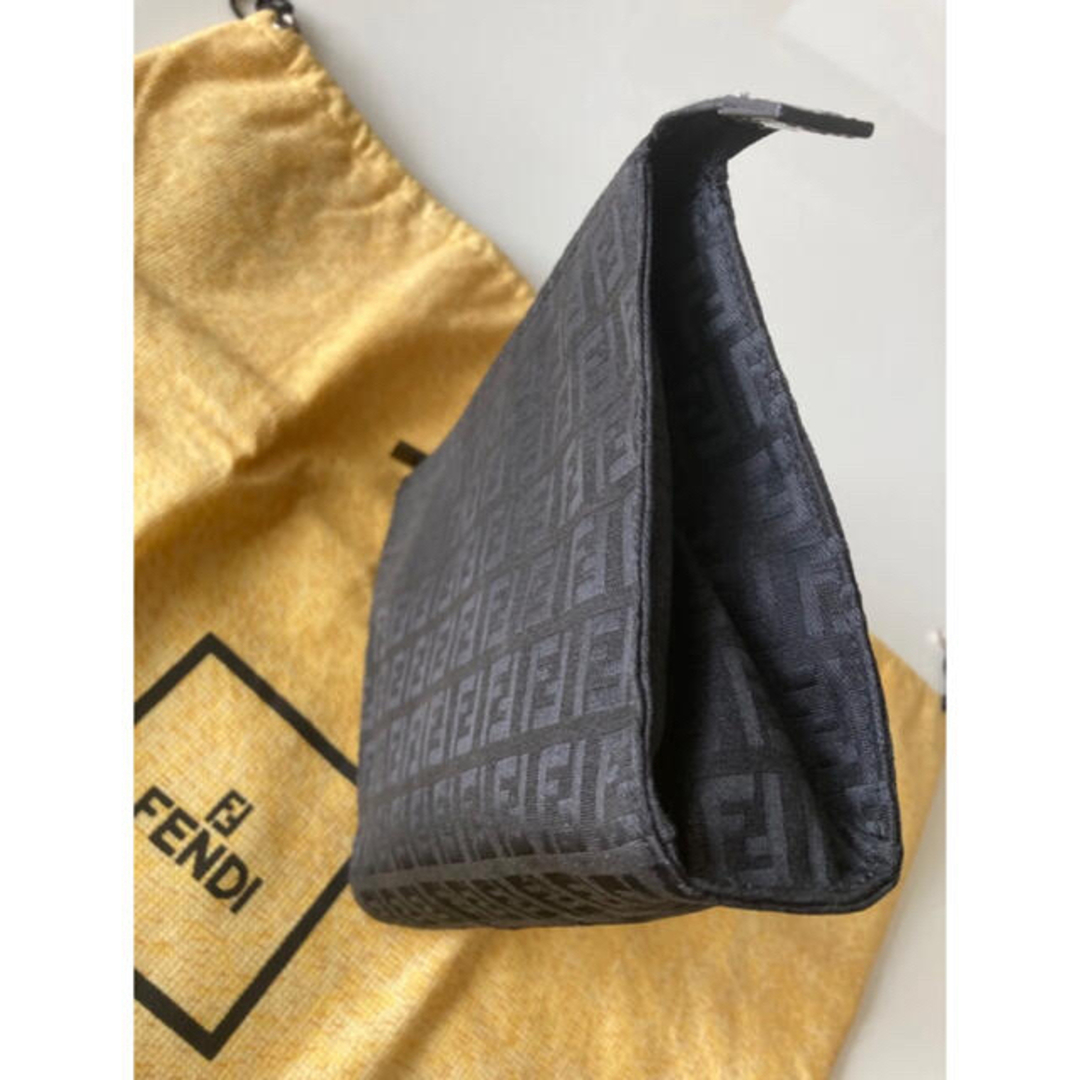FENDI(フェンディ)の◆ FENDI  人気の　BLACK ズッカ柄　バッグ　新品 メンズのバッグ(セカンドバッグ/クラッチバッグ)の商品写真