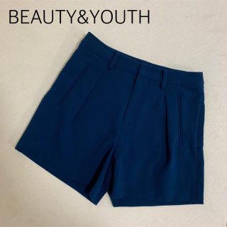 ビューティアンドユースユナイテッドアローズ(BEAUTY&YOUTH UNITED ARROWS)の【中古美品】BEAUTY&YOUTHタックショートパンツ　ダークグリーン　S(ショートパンツ)