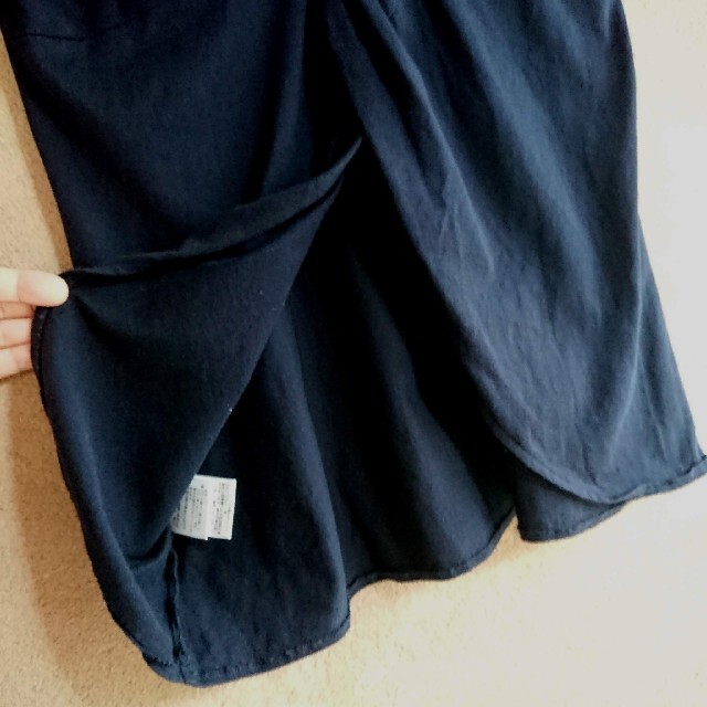 BURBERRY BLUE LABEL(バーバリーブルーレーベル)のバーバリーブルーレーベル　黒のロゴ入りカットソー　コットン　 Mサイズ レディースのトップス(カットソー(半袖/袖なし))の商品写真