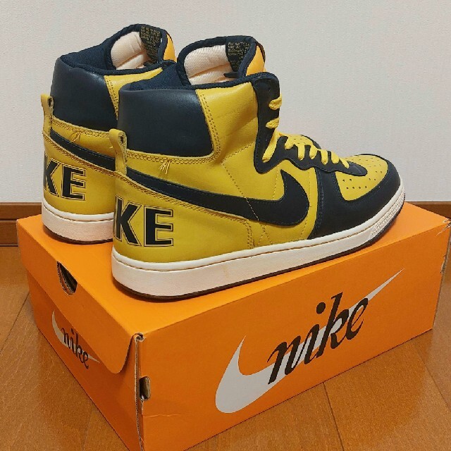 NIKE(ナイキ)の2008 NIKE TERMINATOR HIGH(VNTG) 黄/濃紺US11 メンズの靴/シューズ(スニーカー)の商品写真