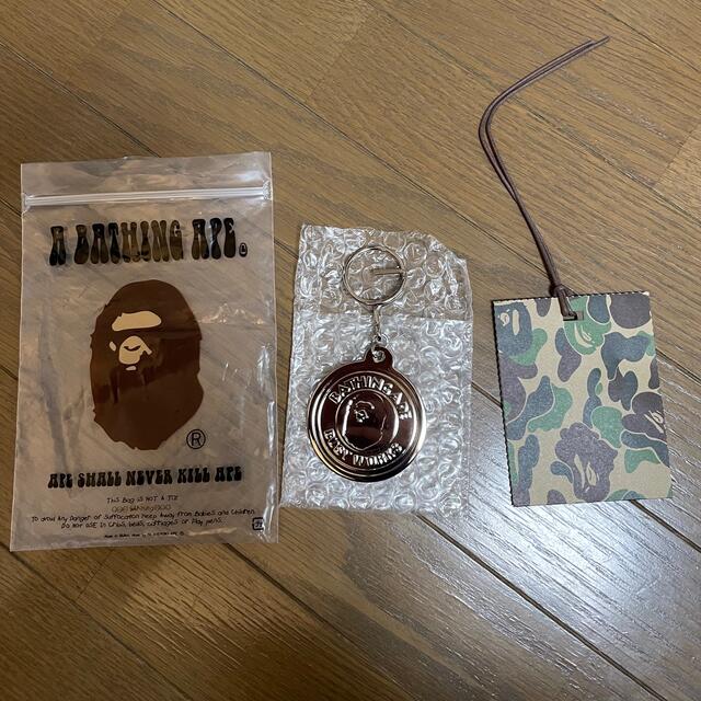 A BATHING APE(アベイシングエイプ)のアベイシングエイプ キーホルダー　メダル メンズのファッション小物(キーホルダー)の商品写真