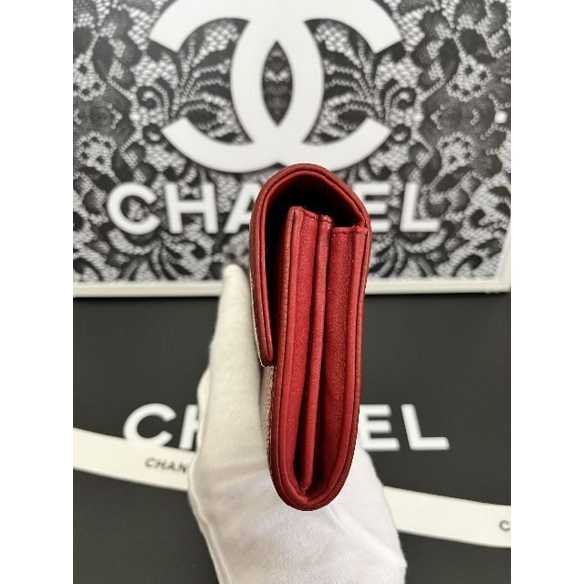 CHANEL(シャネル)の☆正規超美品☆シャネル　キャビアスキン　フラップ長財布　シックなレッド♪ レディースのファッション小物(財布)の商品写真