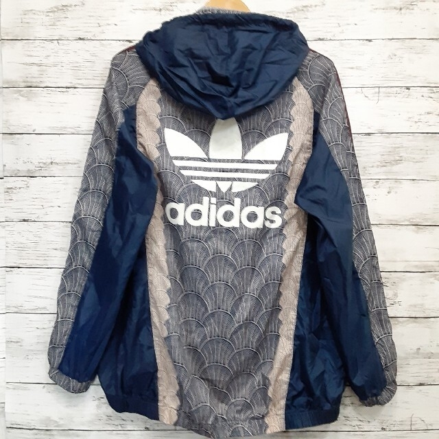 adidas(アディダス)の✨希少デザイン✨ adidas(アディダス) レディースウィンドブレーカー レディースのジャケット/アウター(ナイロンジャケット)の商品写真