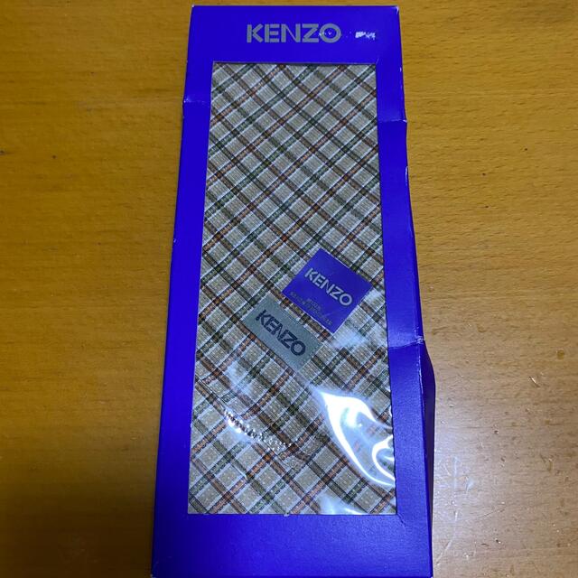 KENZO(ケンゾー)の【値下げ】【新品】KENZO 男性用　ハンカチ　ハンカチーフ インテリア/住まい/日用品の日用品/生活雑貨/旅行(日用品/生活雑貨)の商品写真