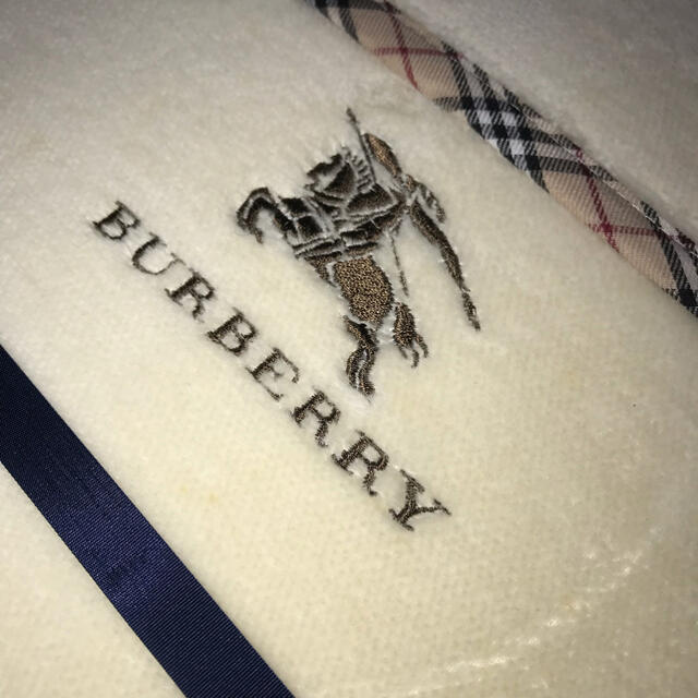 BURBERRY(バーバリー)の未使用バーバリーコットンボアシーツ インテリア/住まい/日用品の寝具(シーツ/カバー)の商品写真