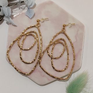 大ぶりピアス&イヤリング(ピアス)