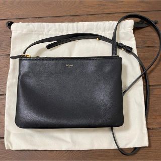 セリーヌ(celine)のセリーヌ　トリオ　スモールBAG 黒(ショルダーバッグ)