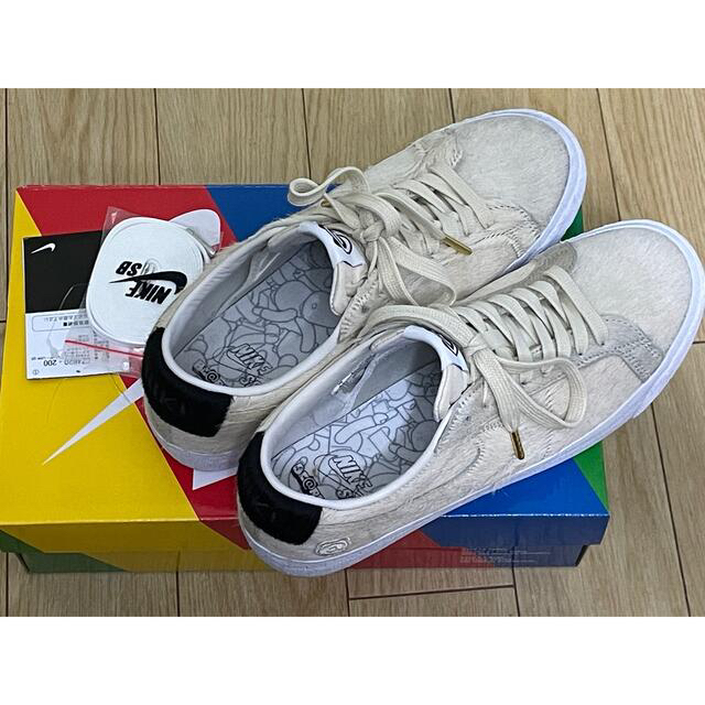 NIKE(ナイキ)のMEDICOM TOY NIKE SB BLAZER LOW BE@RBRICK メンズの靴/シューズ(スニーカー)の商品写真