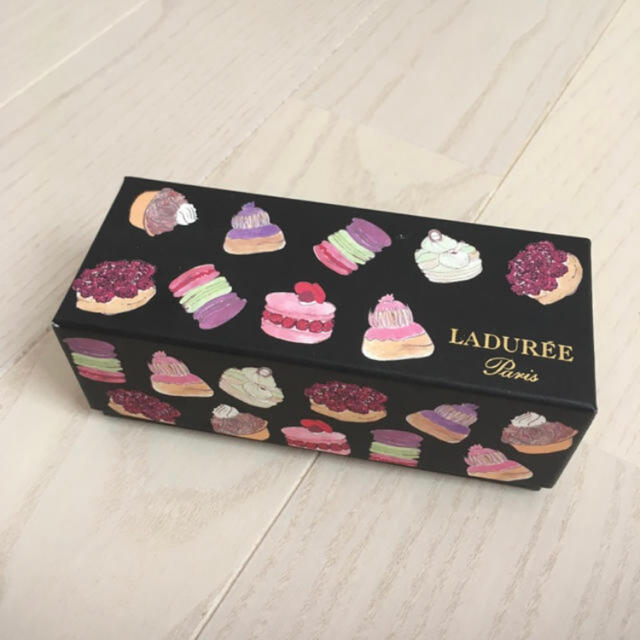 LADUREE(ラデュレ)のラデュレ 小物入れ LADUREE マカロン 箱 ボックス インテリア/住まい/日用品のインテリア小物(小物入れ)の商品写真