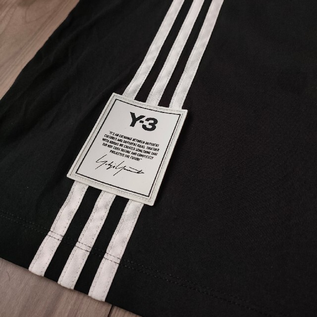 Y-3(ワイスリー)のY-3 3-STRIPES SHORT SLEEVE TEE メンズのトップス(Tシャツ/カットソー(半袖/袖なし))の商品写真