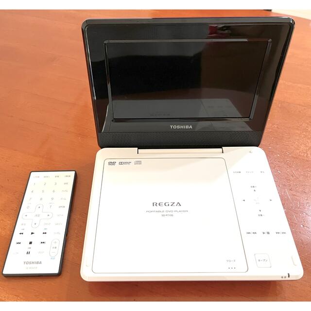 TOSHIBA REGZA 7型ポータブルDVDプレーヤーSD-P710S