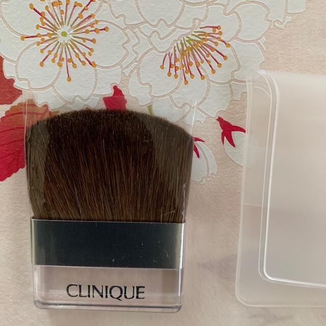 CLINIQUE(クリニーク)のクリニーク  ブラシ   匿名配送 コスメ/美容のメイク道具/ケアグッズ(ブラシ・チップ)の商品写真