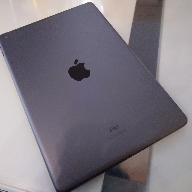 Apple iPad 10.2インチ 第8世代 Wi-Fiモデル 128GB 中 『5年保証』 dr