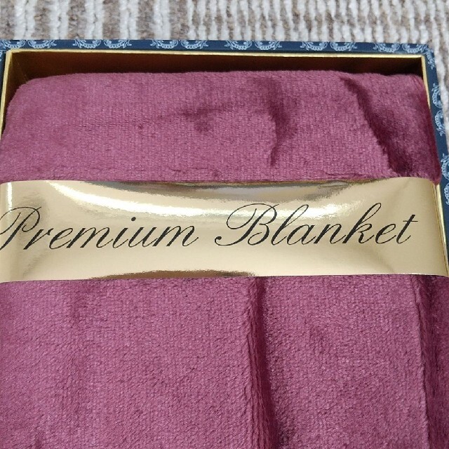 プレミアブランケット ワインレッド インテリア/住まい/日用品の寝具(毛布)の商品写真