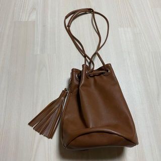 mew0815様専用　タッセル付きバッグ　brown(ハンドバッグ)