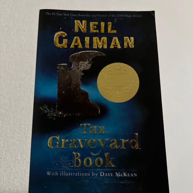 The Graveyard Book エンタメ/ホビーの本(洋書)の商品写真