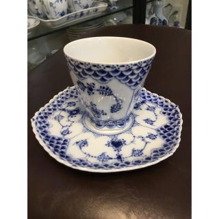 ロイヤルコペンハーゲン(ROYAL COPENHAGEN)のブルーフルーテッド　フルレース　顔付カップ＆ソーサー1客(食器)