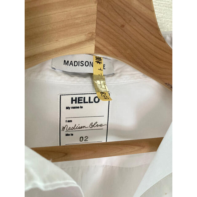 MADISONBLUE(マディソンブルー)の【クリーニング済み美品】マディソンブルー ホワイトシャツ 02 レディースのトップス(シャツ/ブラウス(長袖/七分))の商品写真