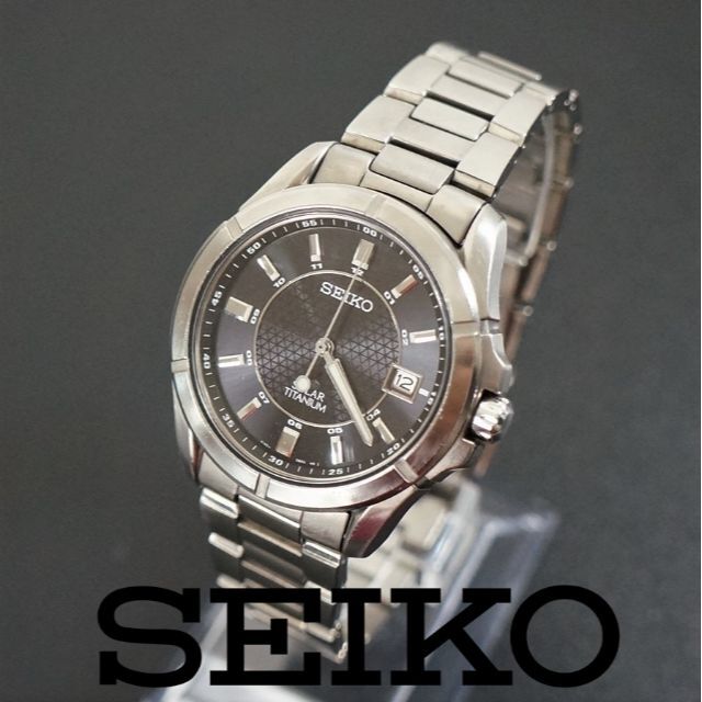 【稼働品】SEIKO　ソーラーチタニウム　メンズ腕時計　黒文字盤