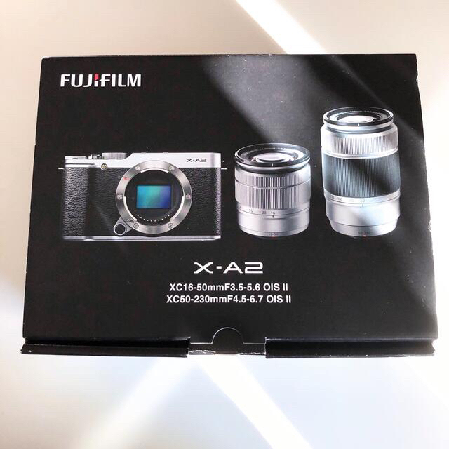 【美品】箱付き　富士フイルム　FUJIFILM XA2  ミラーレス　X-A2