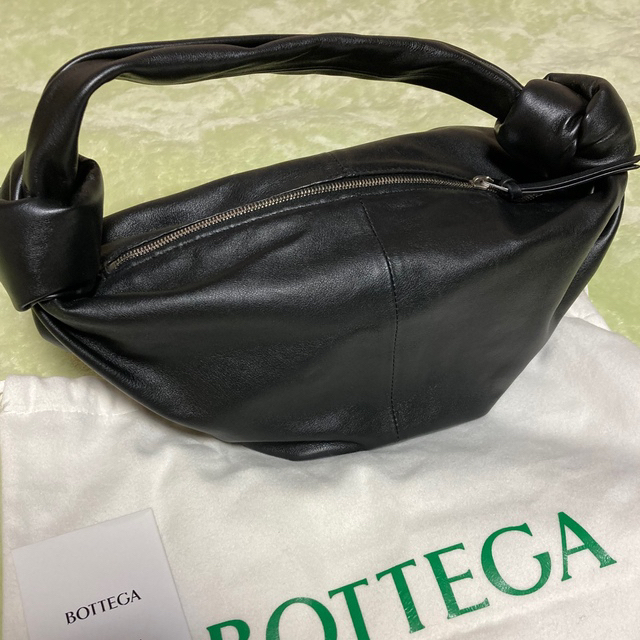 Bottega Veneta(ボッテガヴェネタ)のBOTTEGA VENETA(ボッテガヴェネタ)☆ダブルノットミニレザートート レディースのバッグ(ハンドバッグ)の商品写真