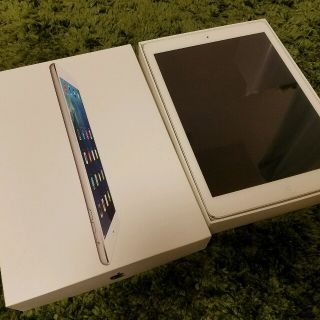 アップル(Apple)のi pad Air(タブレット)