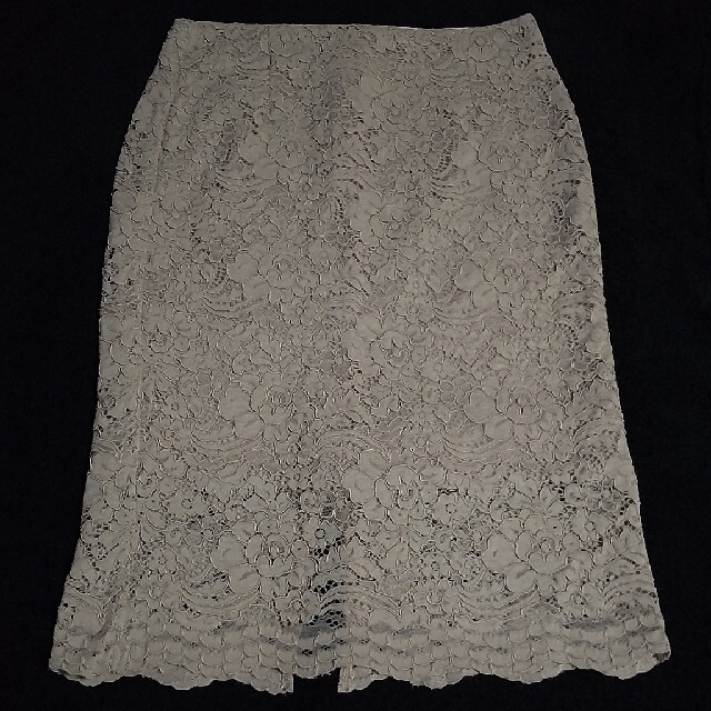 GU(ジーユー)のGU レースタイトスカート ベージュ レディースのスカート(ひざ丈スカート)の商品写真