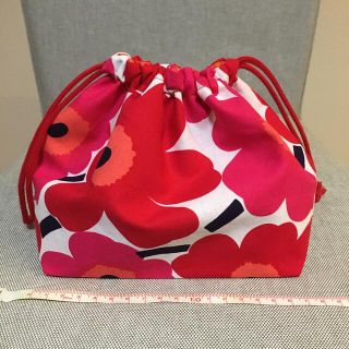 マリメッコ(marimekko)のマリメッコ  お弁当袋　ハンドメイド (ランチボックス巾着)