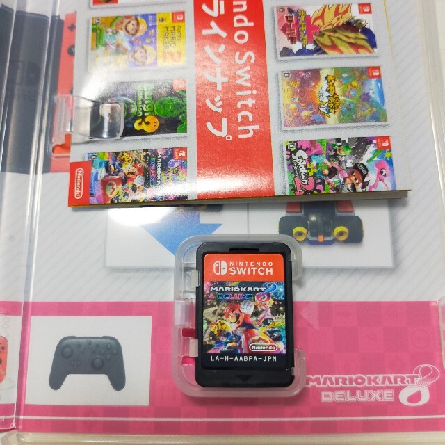 Nintendo Switch(ニンテンドースイッチ)の【美品中古】マリオカート8 デラックス Switch エンタメ/ホビーのゲームソフト/ゲーム機本体(家庭用ゲームソフト)の商品写真