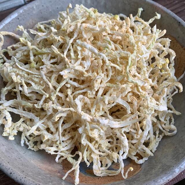 限定特価✨無農薬の大根で作った切り干し大根＊約100g＊ネコポス＊無農薬野菜＊ 食品/飲料/酒の食品(野菜)の商品写真